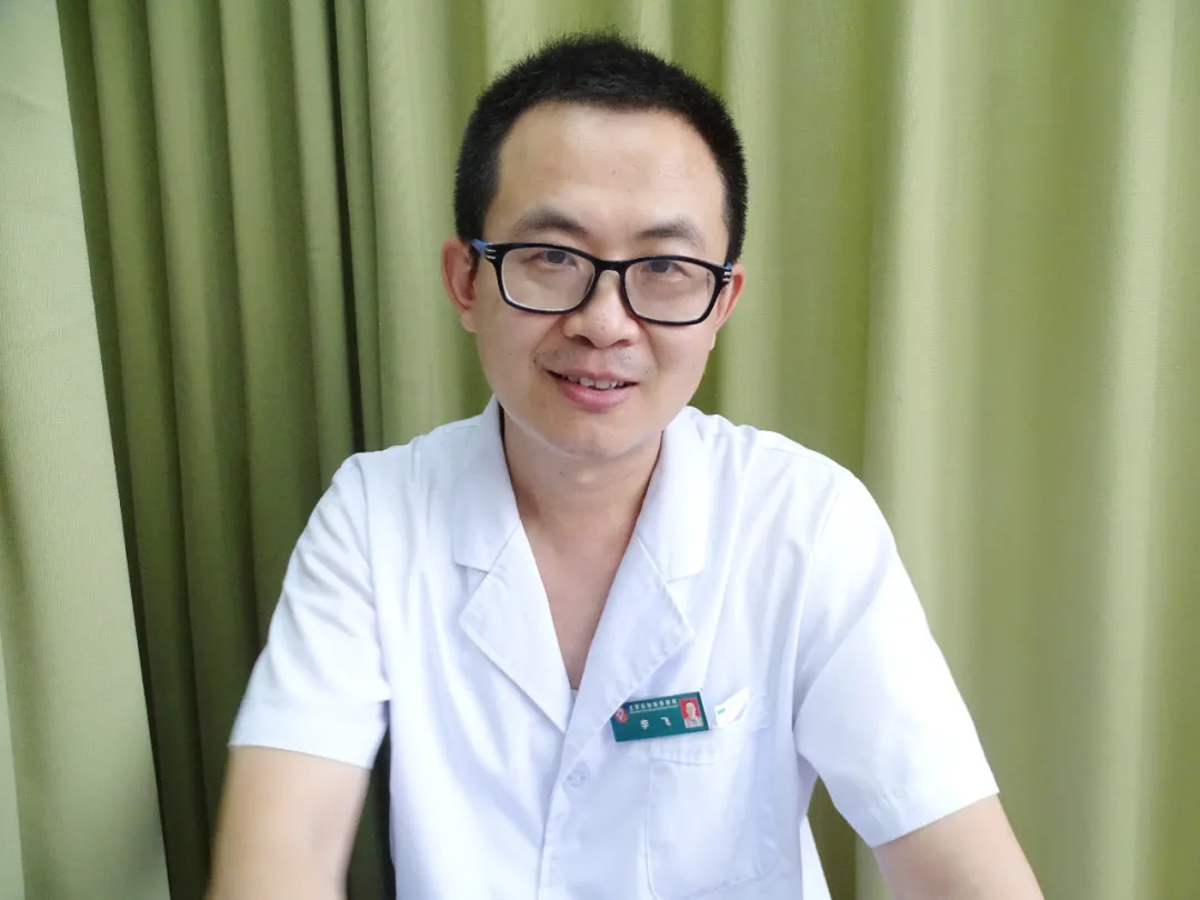 圣手小村医李凡，以仁心济世，用妙术解疾
